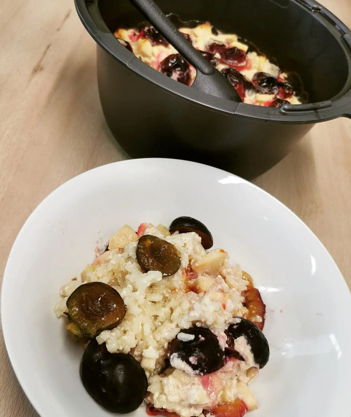 Milchreisauflauf mit Apfel und Pflaume