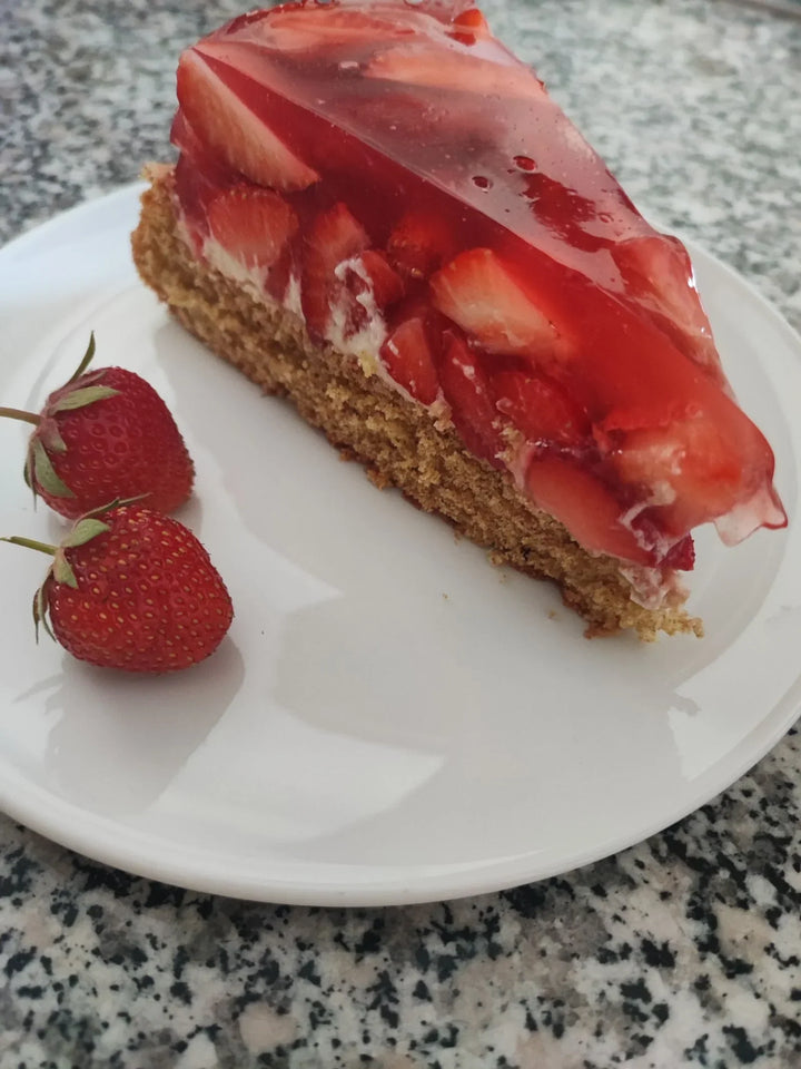 Vollkorn Obstboden mit Erdbeeren